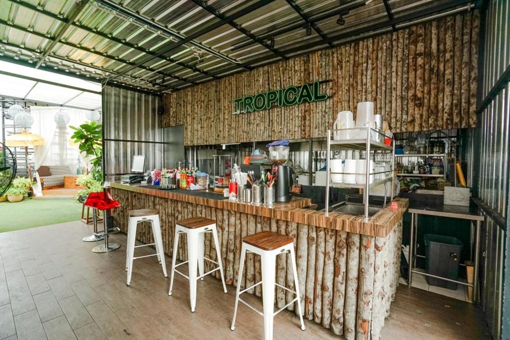 德利酒店 棉兰 外观 照片